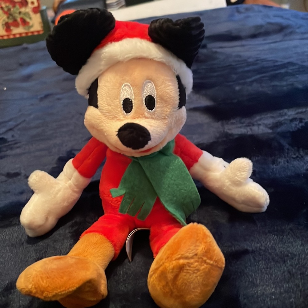 Great Stocking Stuffer Retired Holiday Scentsy Buddy Clip Mickey Mouse